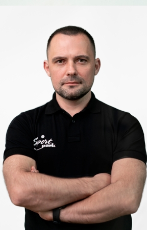 Priscaru Sergiu  Instructor PROGRAME GRUP YOGA 